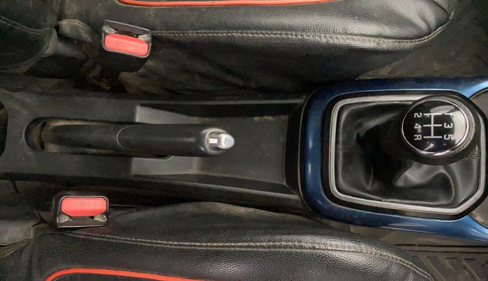 2019 Maruti IGNIS ALPHA 1.2, Petrol, Manual, 63,962 km, Gear Lever