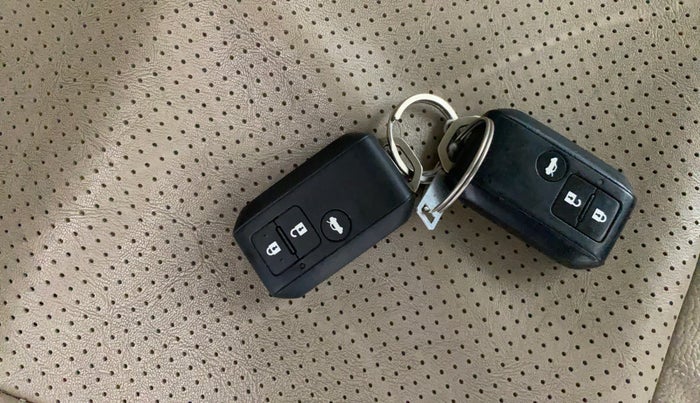 2020 Maruti Dzire ZXI, Petrol, Manual, 40,114 km, Key Close Up