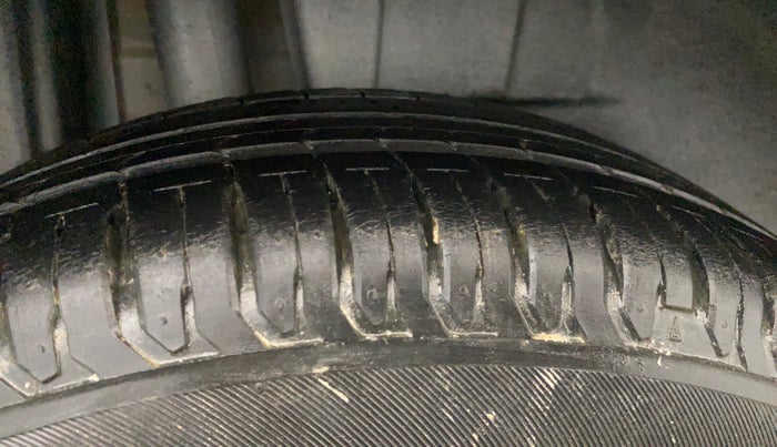 2020 Maruti Dzire ZXI, Petrol, Manual, 40,114 km, Right Rear Tyre Tread