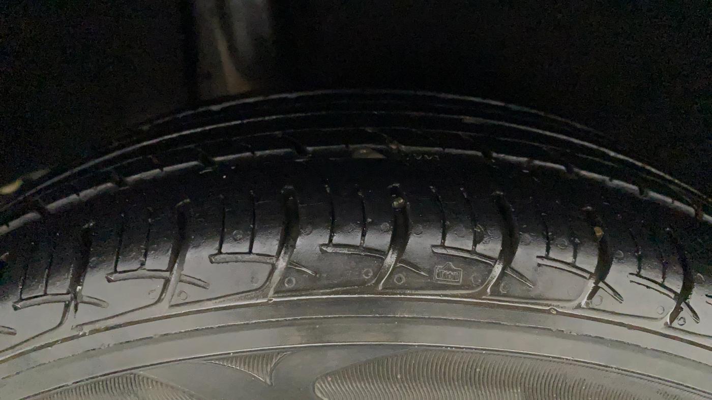 2017 Maruti Baleno DELTA PETROL 1.2, Petrol, Manual, 41,283 km, Right Rear Tyre Tread