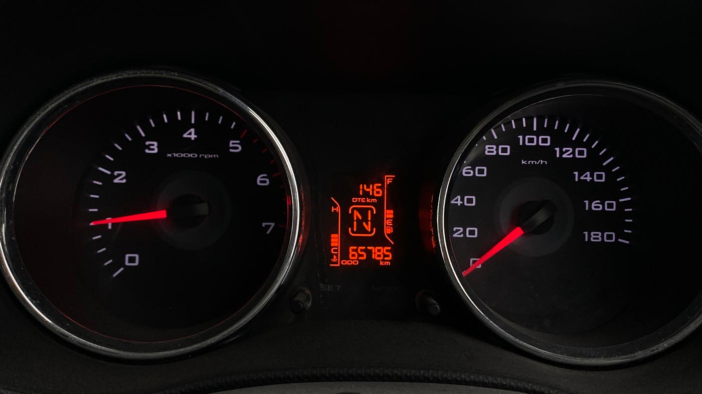 2018 Mahindra TUV300 T8, Diesel, Manual, 65,781 km, Odometer Image
