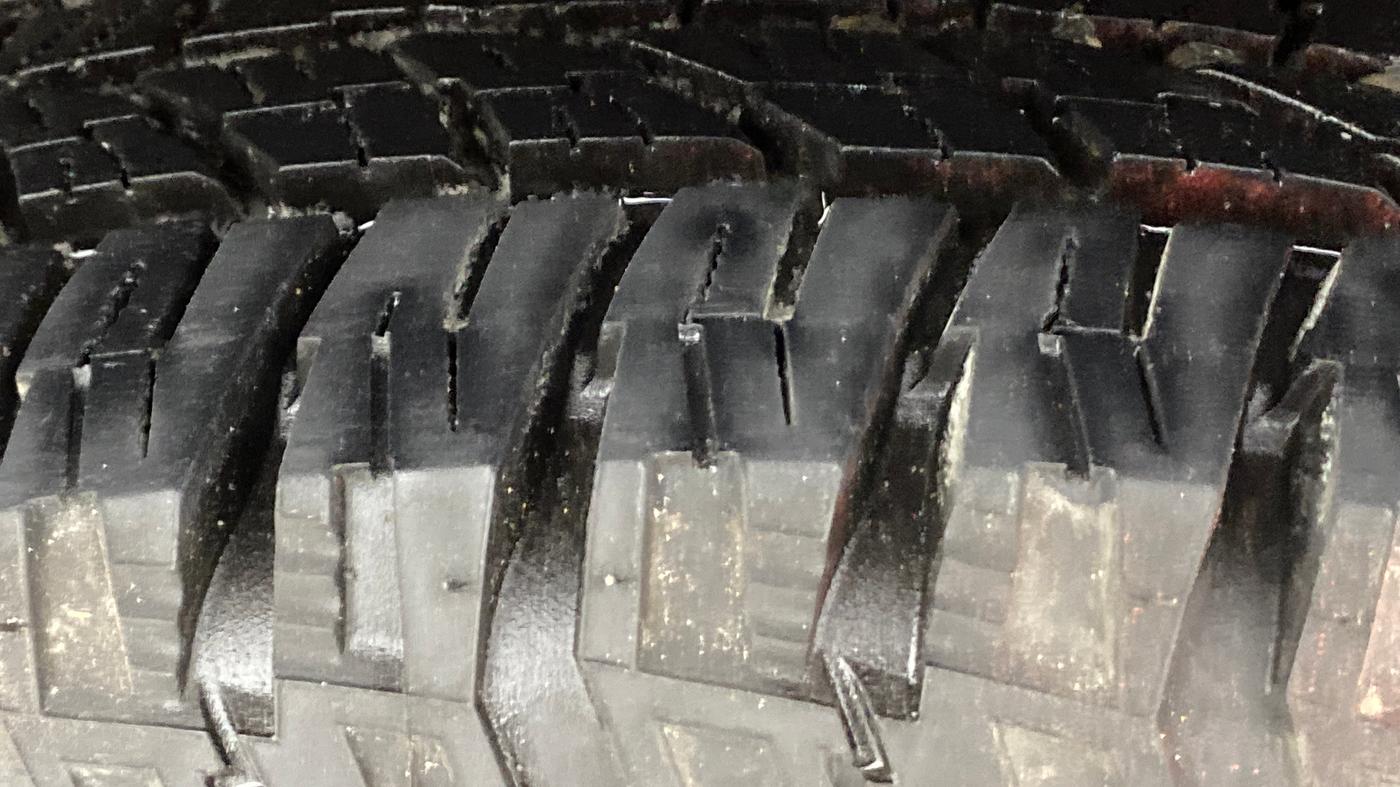 2018 Mahindra TUV300 T8, Diesel, Manual, 65,781 km, Left Rear Tyre Tread