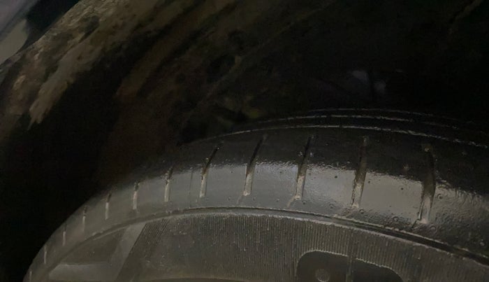 2021 Maruti Baleno ZETA PETROL 1.2, Petrol, Manual, 71,982 km, Left Front Tyre Tread