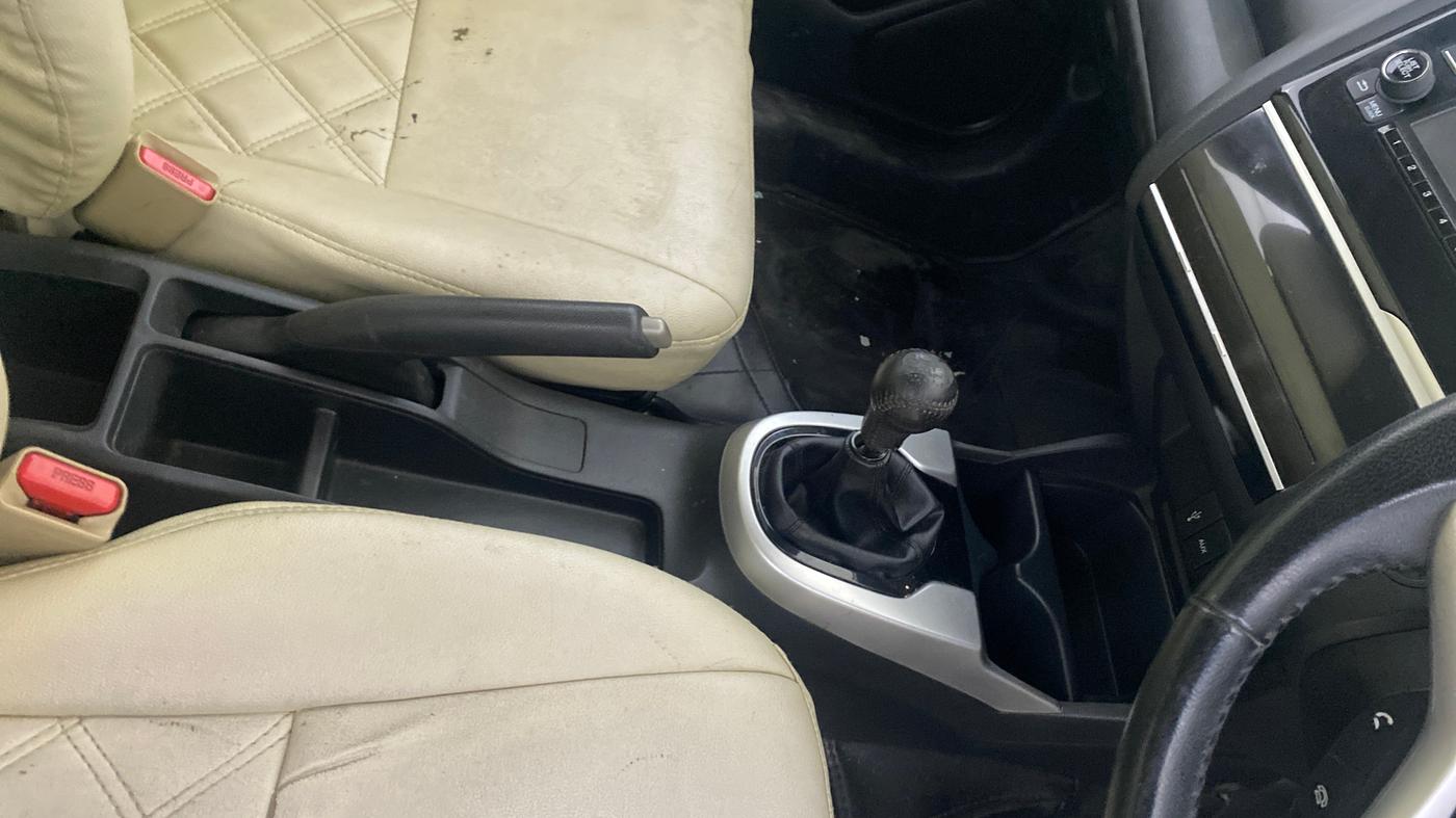 2017 Honda Jazz 1.2L I-VTEC V, Petrol, Manual, 53,028 km, Gear Lever