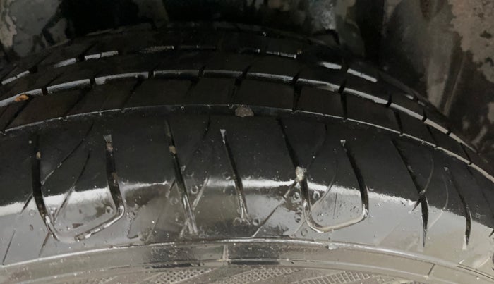 2021 Mahindra XUV300 W8 (O) 1.2 PETROL AMT, Petrol, Automatic, 89,653 km, Right Rear Tyre Tread