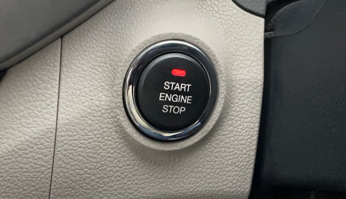 2021 Mahindra XUV300 W8 (O) 1.2 PETROL AMT, Petrol, Automatic, 89,653 km, Keyless Start/ Stop Button