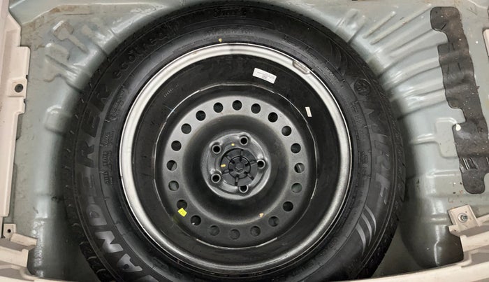 2021 Mahindra XUV300 W8 (O) 1.2 PETROL AMT, Petrol, Automatic, 89,653 km, Spare Tyre