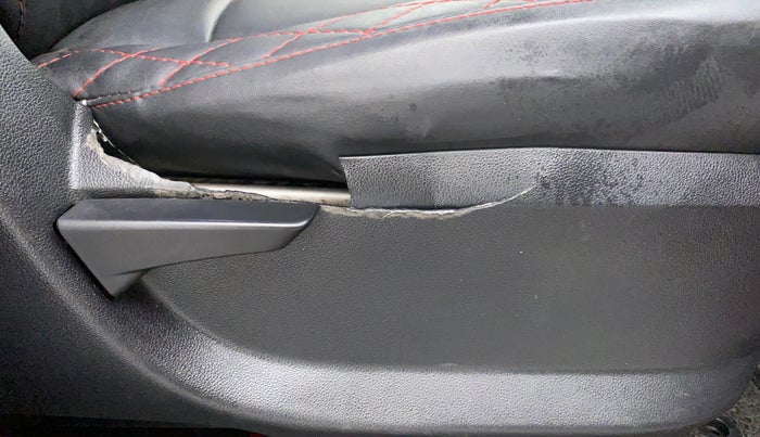 2018 Mahindra KUV 100 NXT K2 D 6S, Diesel, Manual, 66,014 km, Driver Side Adjustment Panel