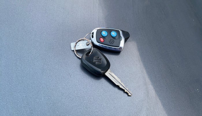 2016 Maruti Alto K10 VXI, Petrol, Manual, 16,321 km, Key Close Up