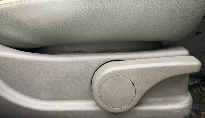 2012 Hyundai i10 ASTA 1.2 AT SUNROOF, Petrol, Automatic, 67,920 km, Driver Side Adjustment Panel