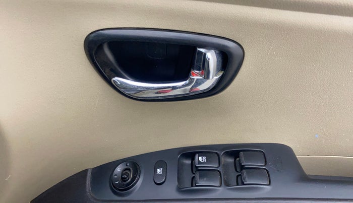 2012 Hyundai i10 ASTA 1.2 AT SUNROOF, Petrol, Automatic, 67,920 km, Driver Side Door Panels Control