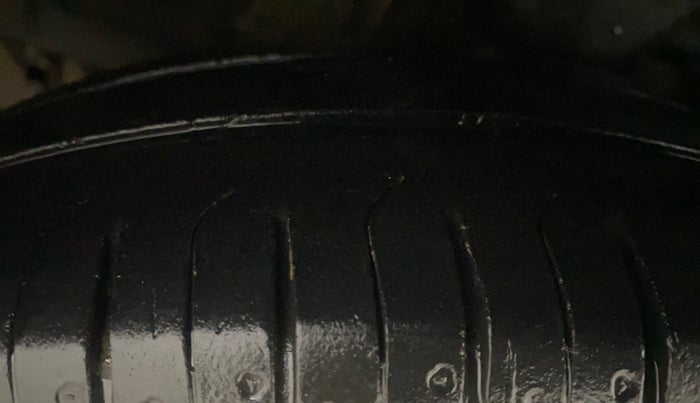 2012 Hyundai i10 ASTA 1.2 AT SUNROOF, Petrol, Automatic, 67,920 km, Left Front Tyre Tread