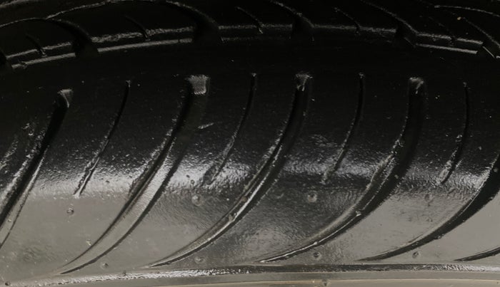 2014 Hyundai i20 SPORTZ 1.2, Petrol, Manual, 50,817 km, Left Front Tyre Tread