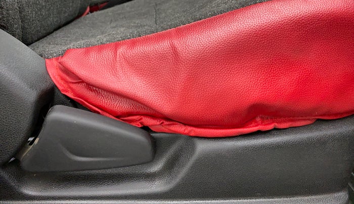 2017 Renault Kwid RXL, Petrol, Manual, 44,107 km, Driver Side Adjustment Panel
