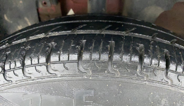 2017 Renault Kwid RXL, Petrol, Manual, 44,107 km, Left Front Tyre Tread