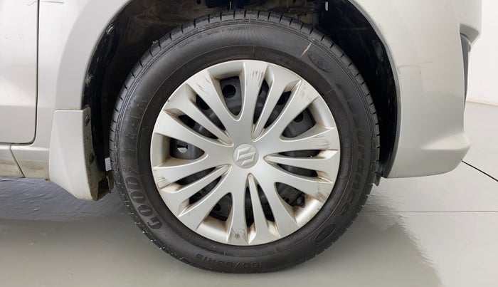 2013 Maruti Ertiga VXI, Petrol, Manual, 44,603 km, Right Front Wheel
