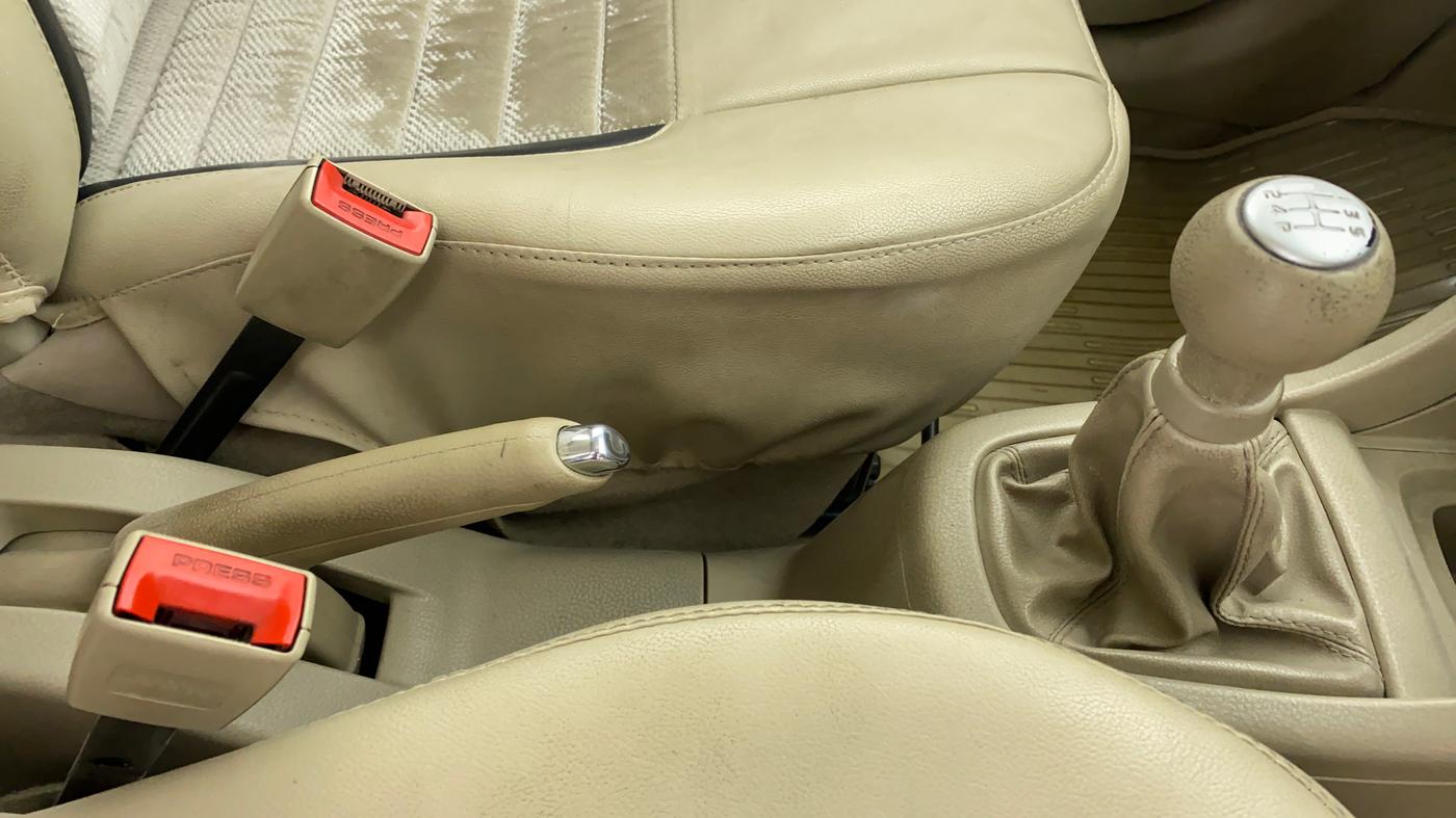 2013 Maruti Ertiga VXI, Petrol, Manual, 44,603 km, Gear Lever