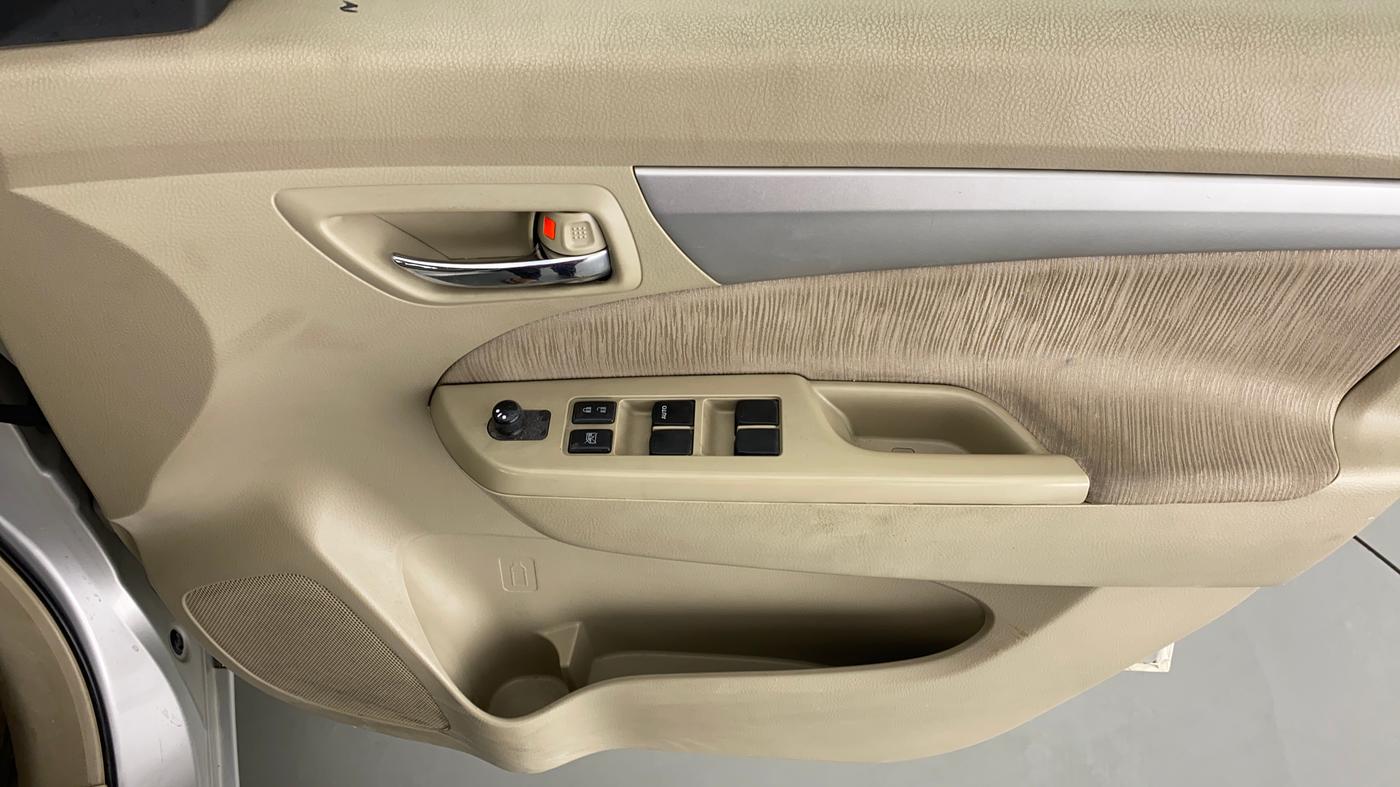 2013 Maruti Ertiga VXI, Petrol, Manual, 44,603 km, Driver Side Door Panels Control