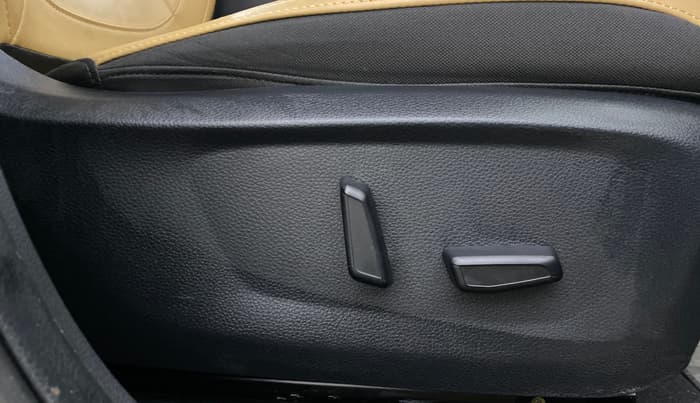 2024 KIA SELTOS HTX Plus 1.5 Diesel MT, Diesel, Manual, 5,756 km, Driver Side Adjustment Panel