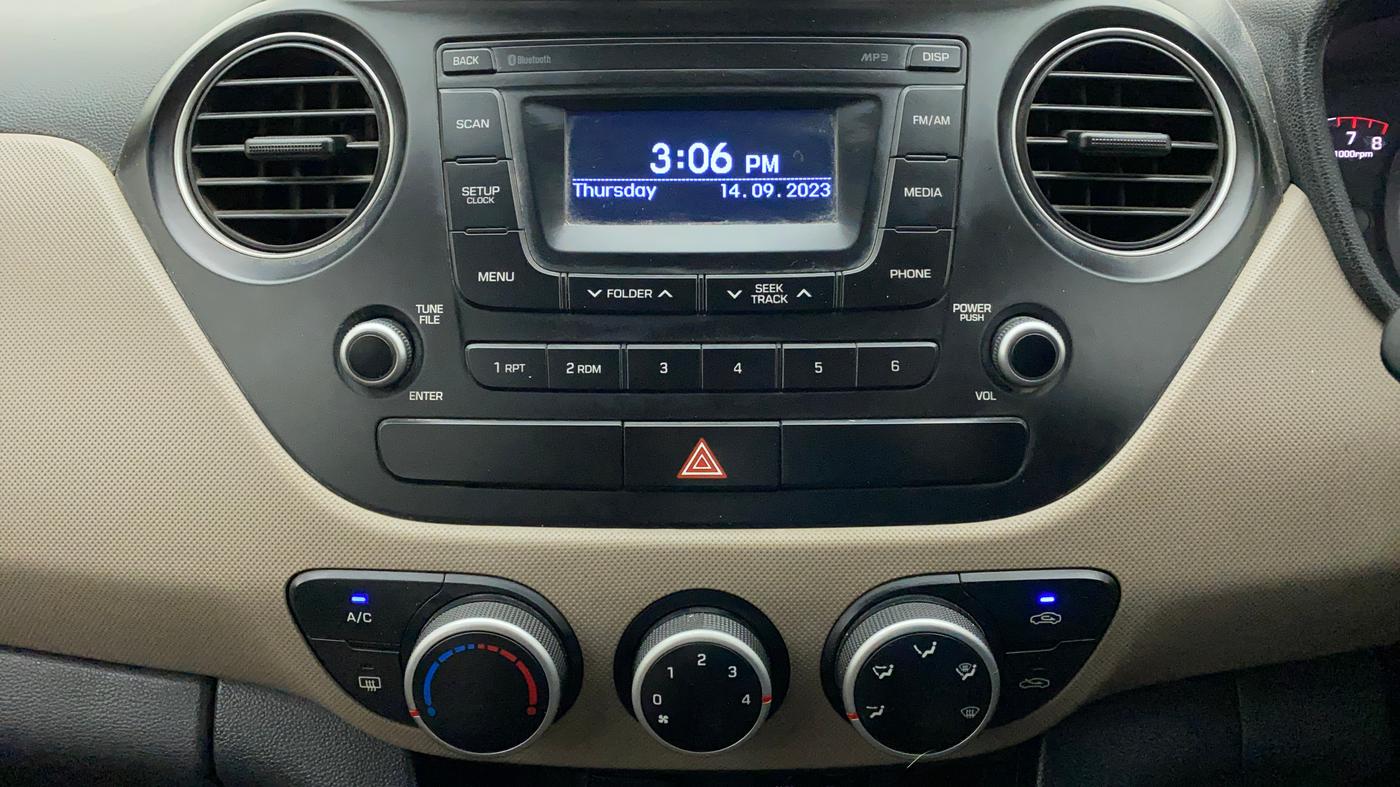 2016 Hyundai Grand i10 ASTA (O) 1.2 KAPPA VTVT, Petrol, Manual, 86,456 km, Air Conditioner