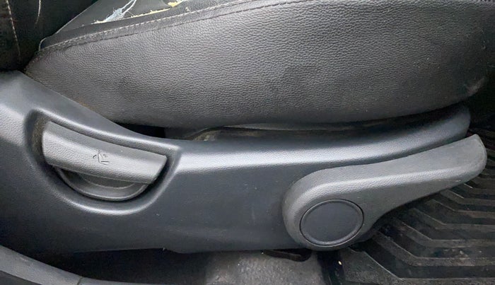 2016 Hyundai Grand i10 ASTA (O) AT 1.2 KAPPA VTVT, Petrol, Automatic, 51,677 km, Driver Side Adjustment Panel