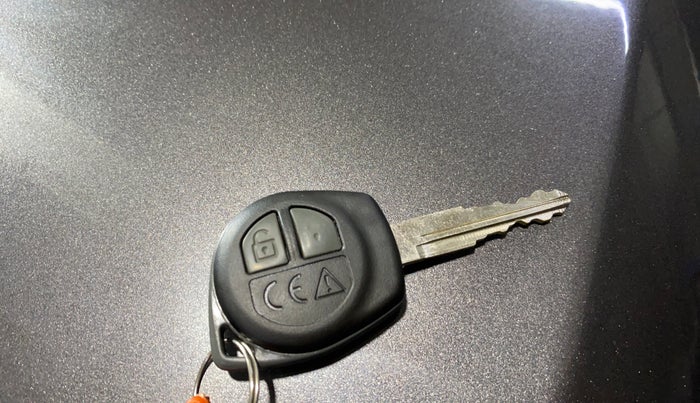 2016 Maruti Swift VXI, Petrol, Manual, 95,146 km, Key Close Up