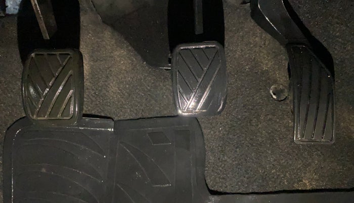 2016 Maruti Swift VXI, Petrol, Manual, 95,146 km, Pedals