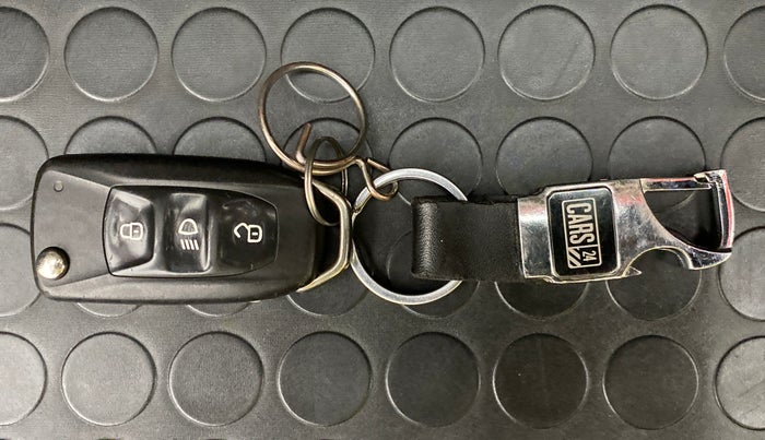 2019 Tata NEXON XM 1.2, Petrol, Manual, 37,159 km, Key Close Up