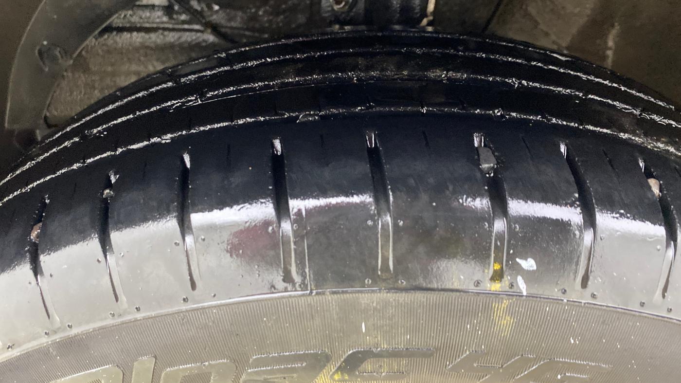 2018 Maruti Baleno DELTA PETROL 1.2, Petrol, Manual, 97,469 km, Left Front Tyre Tread
