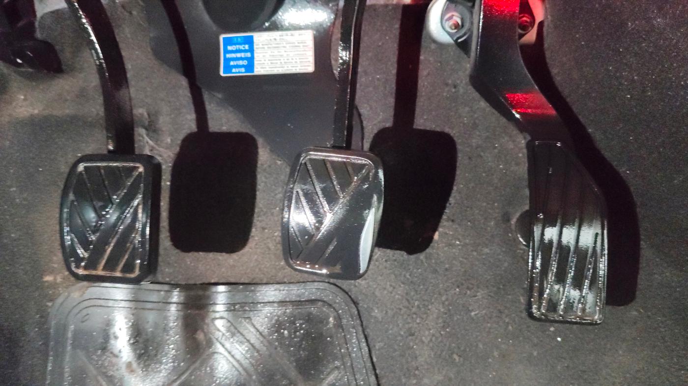 2017 Maruti Ertiga VXI, Petrol, Manual, 1,21,829 km, Pedals