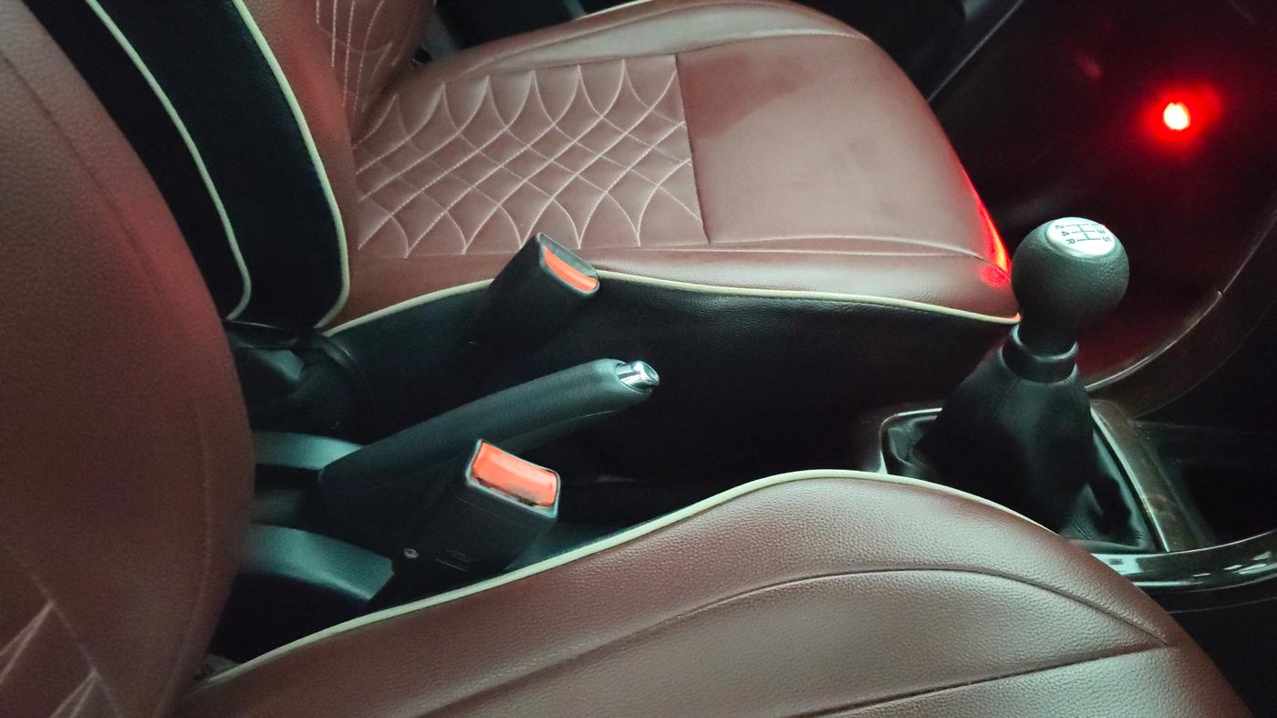 2017 Maruti Ertiga VXI, Petrol, Manual, 1,21,829 km, Gear Lever