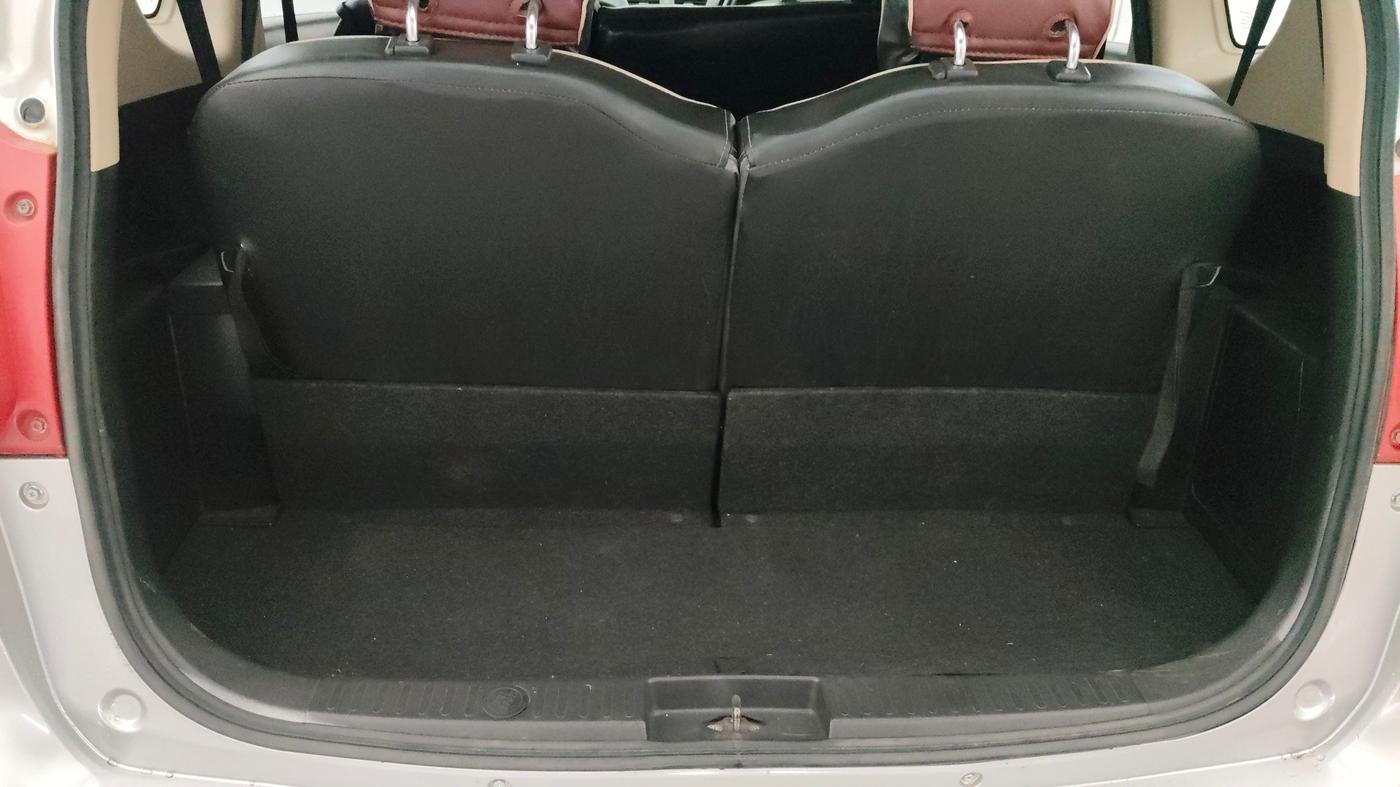 2017 Maruti Ertiga VXI, Petrol, Manual, 1,21,829 km, Boot Inside