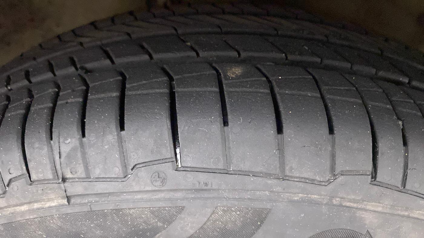 2016 Maruti Celerio VXI AMT (O), Petrol, Automatic, 48,477 km, Right Front Tyre Tread