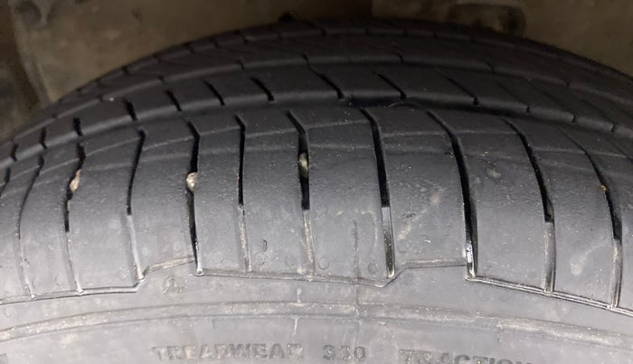 2016 Maruti Celerio VXI AMT (O), Petrol, Automatic, 48,477 km, Left Front Tyre Tread
