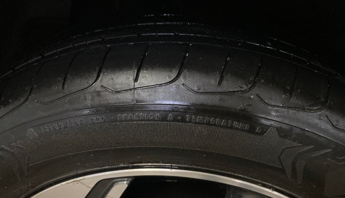 2018 Hyundai Creta SX (O) 1.6 PETROL, Petrol, Manual, 1,09,975 km, Right Rear Tyre Tread