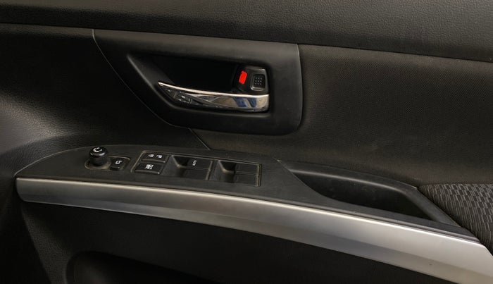 2022 Maruti S Cross ZETA 1.5, Petrol, Manual, 25,620 km, Driver Side Door Panels Control