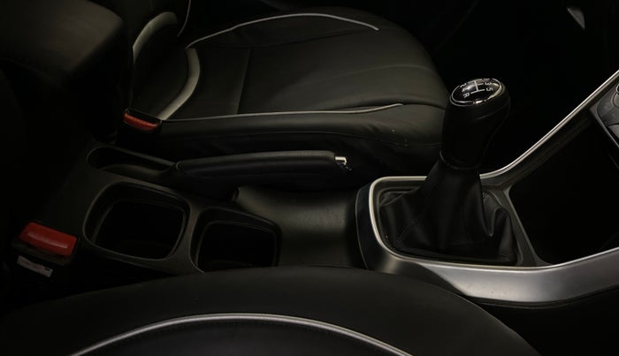 2022 Maruti S Cross ZETA 1.5, Petrol, Manual, 25,620 km, Gear Lever