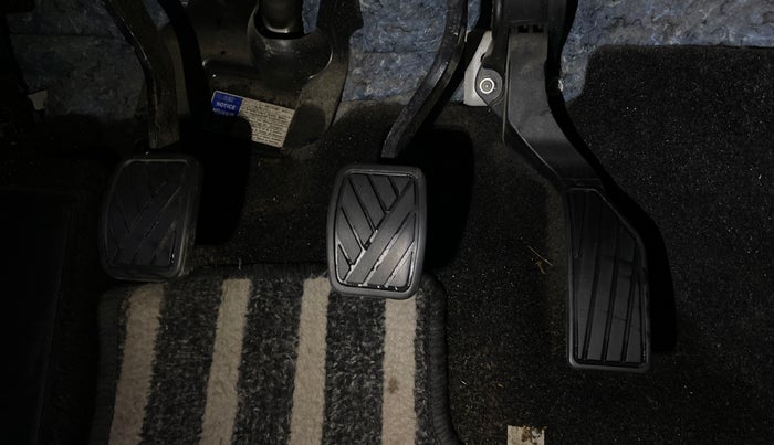 2022 Maruti S Cross ZETA 1.5, Petrol, Manual, 25,620 km, Pedals