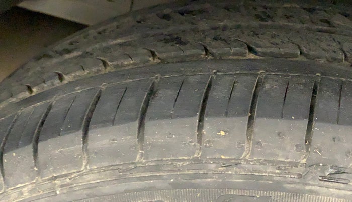 2017 Honda Jazz 1.2L I-VTEC V AT, Petrol, Automatic, 79,761 km, Right Rear Tyre Tread
