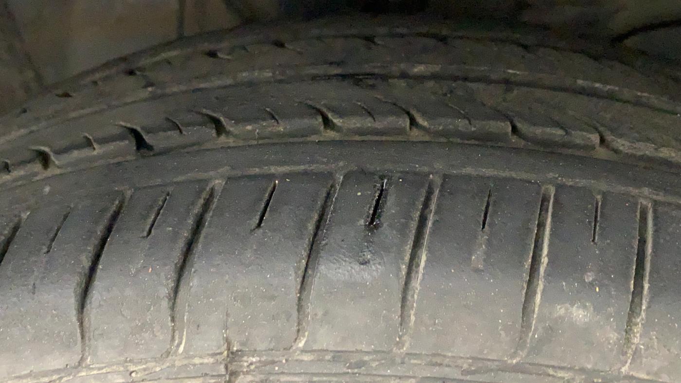 2017 Honda Jazz 1.2L I-VTEC V AT, Petrol, Automatic, 79,761 km, Right Front Tyre Tread
