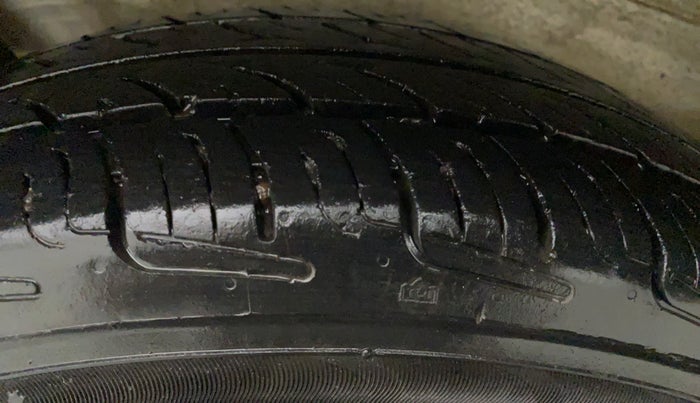 2015 Maruti Wagon R 1.0 LXI CNG, CNG, Manual, 84,850 km, Right Front Tyre Tread