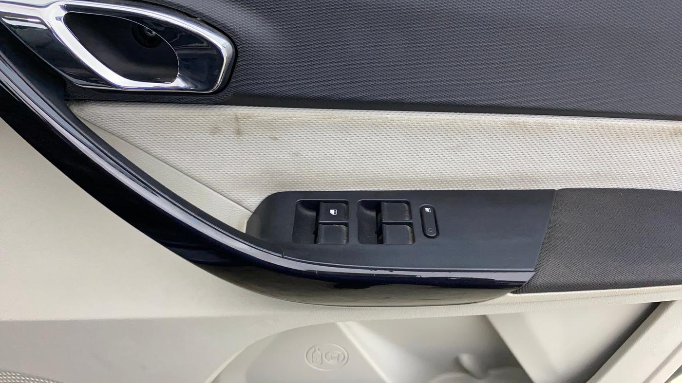 2022 Tata TIGOR XZ PLUS PETROL, Petrol, Manual, 24,977 km, Driver Side Door Panels Control