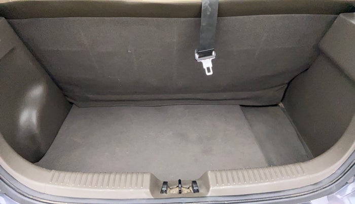 2015 Hyundai i10 MAGNA 1.1 IRDE2, Petrol, Manual, 25,028 km, Boot Inside