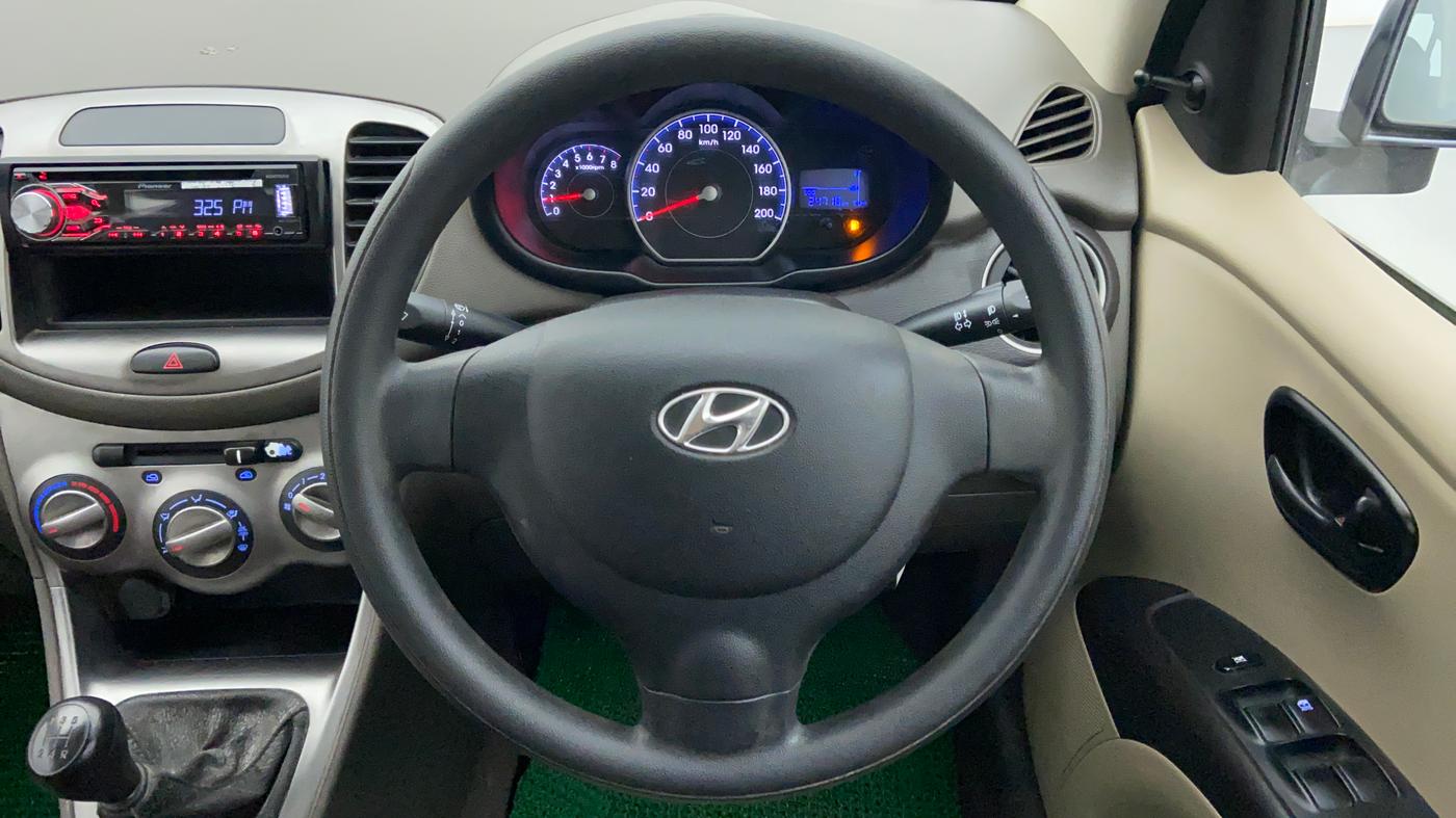 2015 Hyundai i10 MAGNA 1.1 IRDE2, Petrol, Manual, 25,028 km, Steering Wheel Close Up