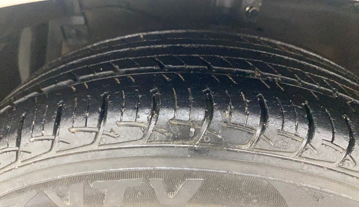 2012 Maruti Swift Dzire ZXI, Petrol, Manual, 1,02,358 km, Left Front Tyre Tread