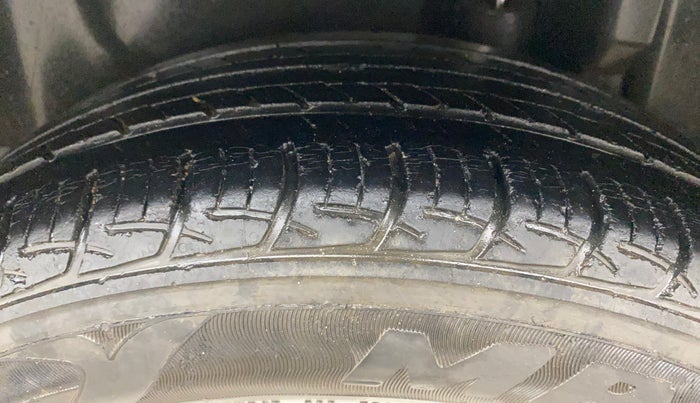 2012 Maruti Swift Dzire ZXI, Petrol, Manual, 1,02,358 km, Left Rear Tyre Tread
