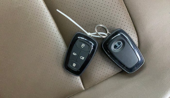 2021 Tata Harrier XZA 2.0L, Diesel, Automatic, 52,858 km, Key Close Up