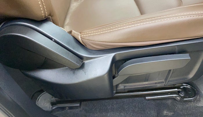 2021 Tata Harrier XZA 2.0L, Diesel, Automatic, 52,858 km, Driver Side Adjustment Panel