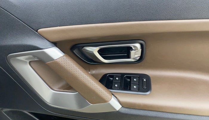 2021 Tata Harrier XZA 2.0L, Diesel, Automatic, 52,858 km, Driver Side Door Panels Control