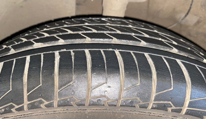 2021 KIA SONET GTX PLUS 1.5 AT, Diesel, Automatic, 39,245 km, Left Front Tyre Tread